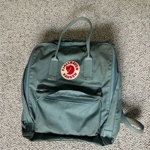Fjallraven kanken backpack in green/teal